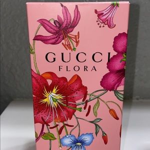 Gucci Flora Gorgeous Gardenia